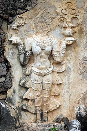 Stucco relief at the base of the chedi at Wat Chedi Si Hong, Sukhothai