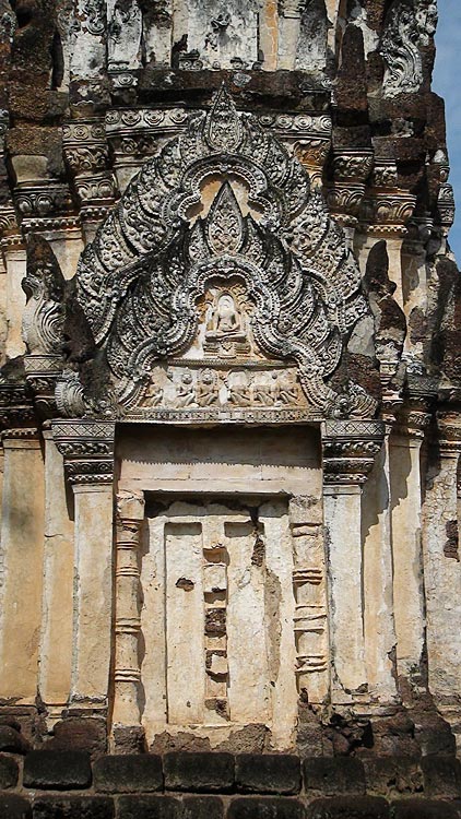 Sideview of the Prang at Wat Phra Phai Luang, Sukhothai