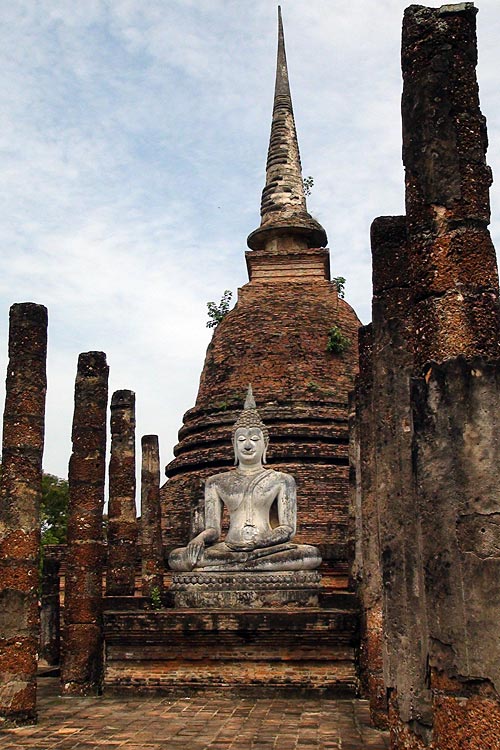 Buddha Image (posture of Subduing Mara) in the Assembly Hall (Viharn) of Wat Sa Si
