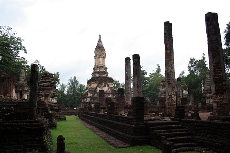 Remains of Viharn, Wat Chedi Jet Thaew, Si Satchanalai