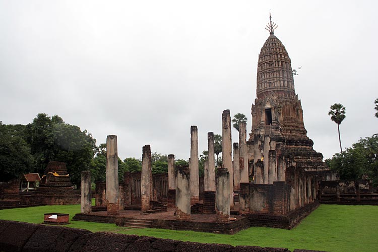 Wat Phra Si Rattana Mahathat in Chaliang, Si Satchanalai Historical Park