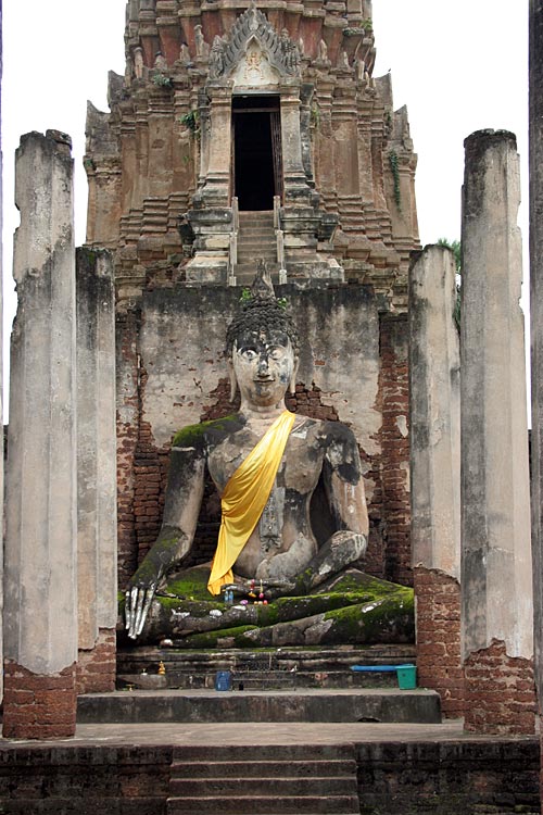 Sitting Buddha Image with the gesture of Subduing Mara,