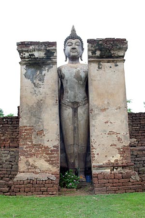 Standing Buddha Image (Phra Attharot), Wat Phra Si Rattana Mahatha