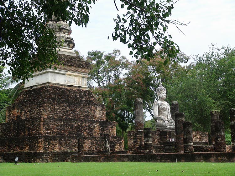 Main stupa with Buddha Image in front at Wat Traphang Ngoen, Sukhothai